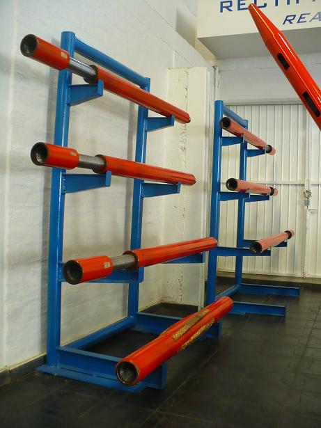 Tubulares de fishing tool en rack de almacenamiento